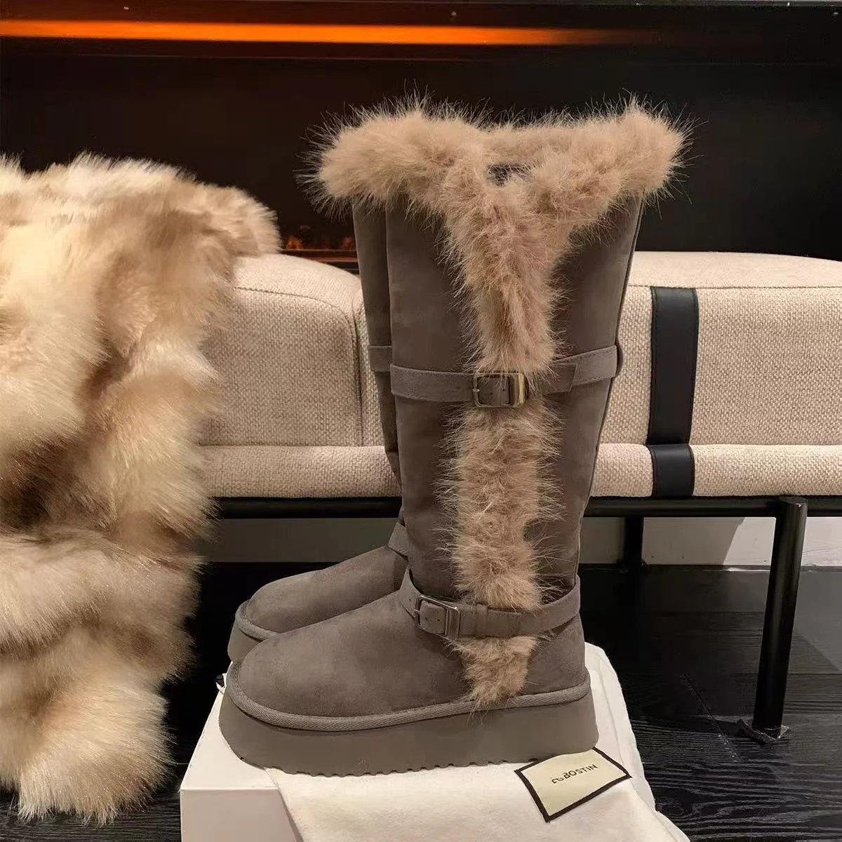Damen Kuschelige Winterstiefel mit dekorativem Kunstfellabschluss Heidi Mode - Image 4