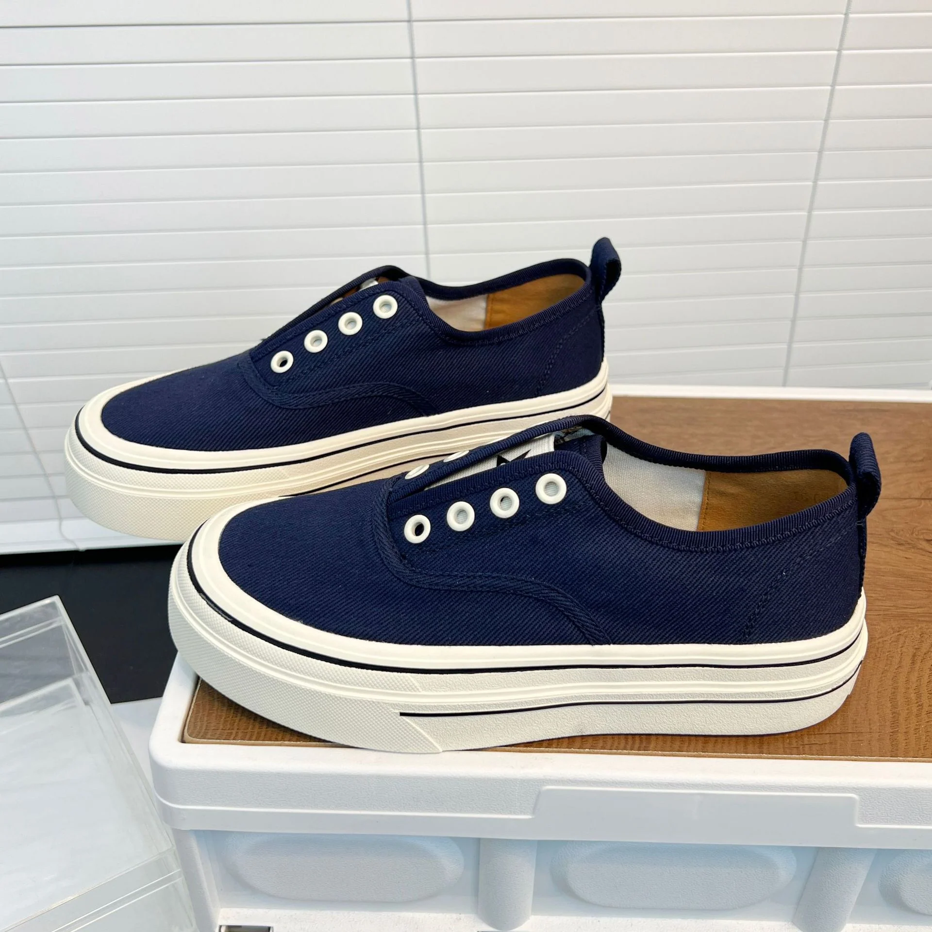 Damen lässige Canvas Sneaker mit komfortabler Innensohle und rutschfester Gummisohle Heidi Mode - Image 4