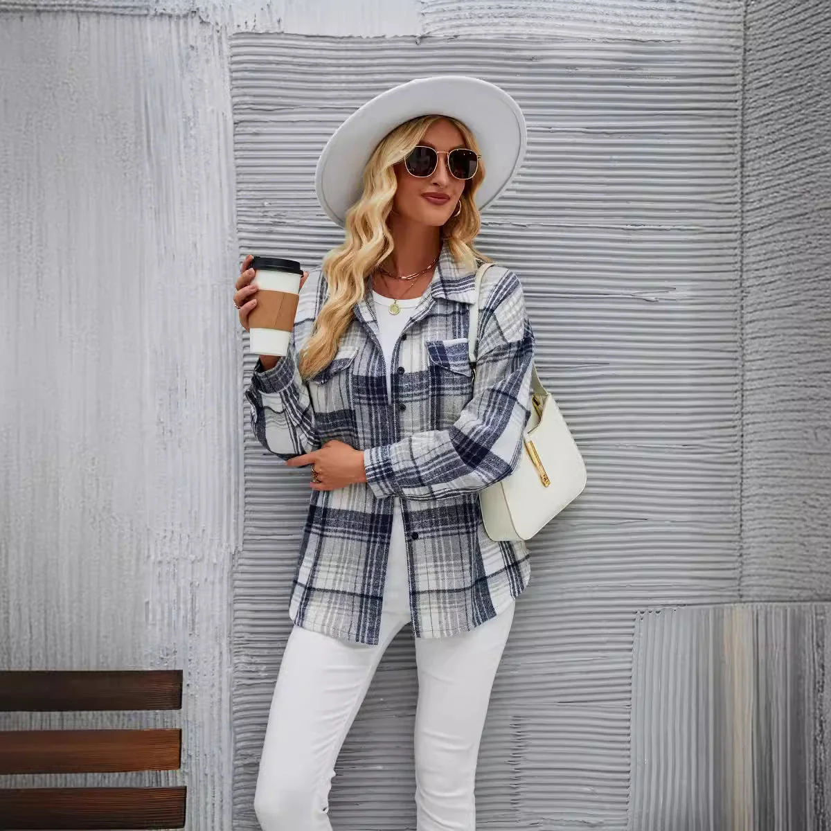 Damen Lässige Flanellhemdjacke mit Karriertem Design und Praktischen Brusttaschen Heidi-Mode - Image 3