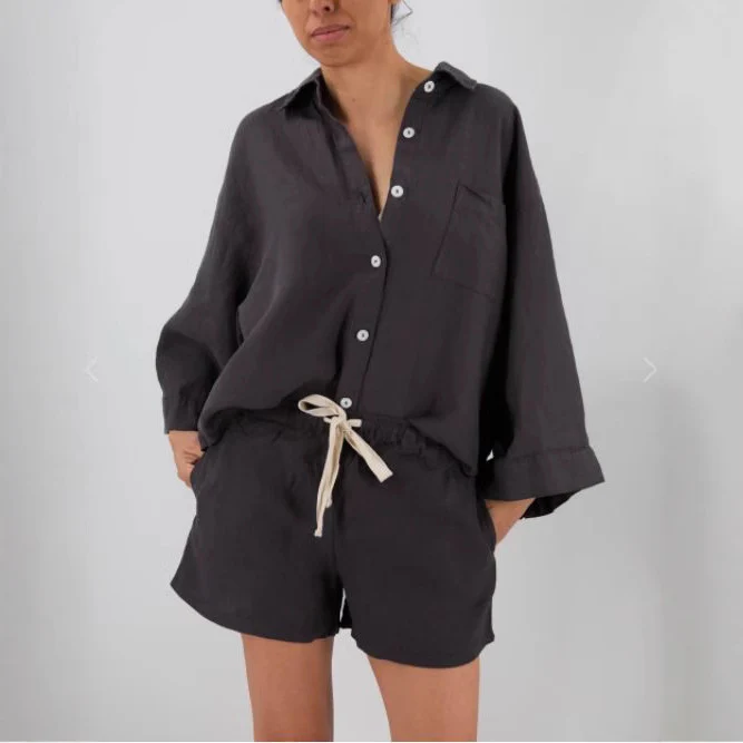 Damen Lässige Leinenbluse mit bequemen Schnitt und praktischen Taschen Heidi-Mode - Image 3