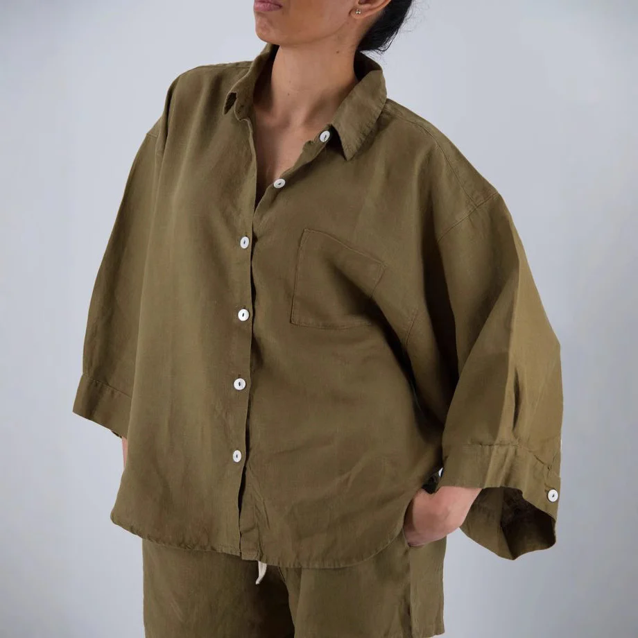 Damen Lässige Leinenbluse mit bequemen Schnitt und praktischen Taschen Heidi-Mode - Image 4