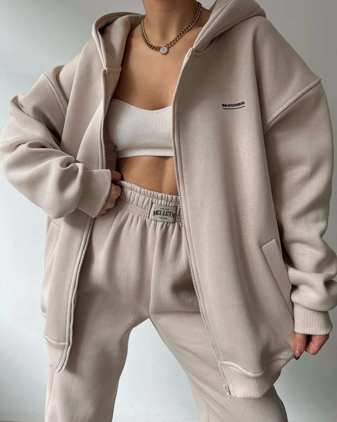 Damen Lässiger Oversized Hoodie mit Durchgehendem Reißverschluss und Praktischen Kängurutaschen Heidi-Mode - Image 6