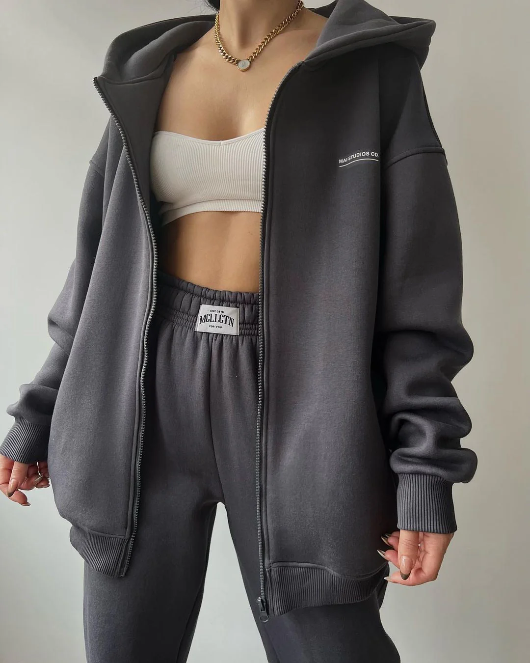 Damen Lässiger Oversized Hoodie mit Durchgehendem Reißverschluss und Praktischen Kängurutaschen Heidi-Mode - Image 9