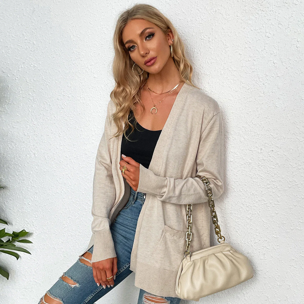 Damen Lässiger Strickcardigan mit Tiefem V-Ausschnitt und Praktischen Taschen Heidi-Mode - Image 3