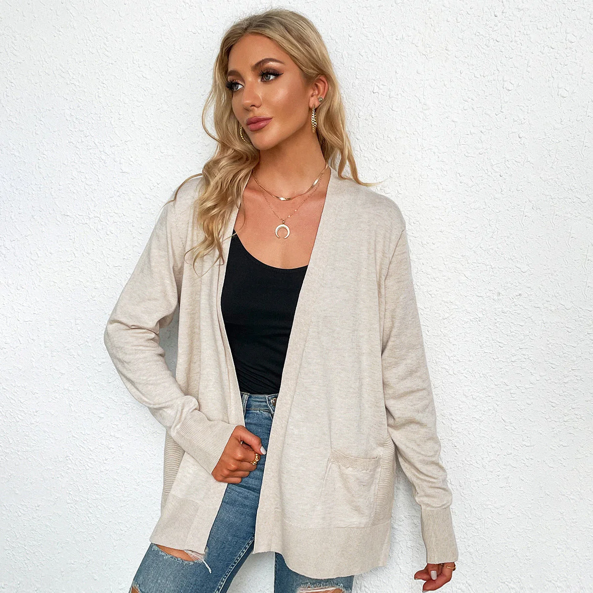 Damen Lässiger Strickcardigan mit Tiefem V-Ausschnitt und Praktischen Taschen Heidi-Mode - Image 6