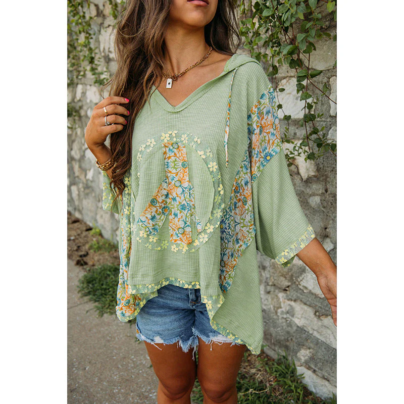 Damen Lässiges Kapuzenoberteil mit Blumigem Peace-Design Heidi-Mode - Image 3