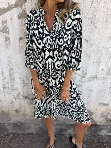Damen Lässiges Kleid mit V-Ausschnitt und Dekorativem Muster Heidi-Mode - Image 8