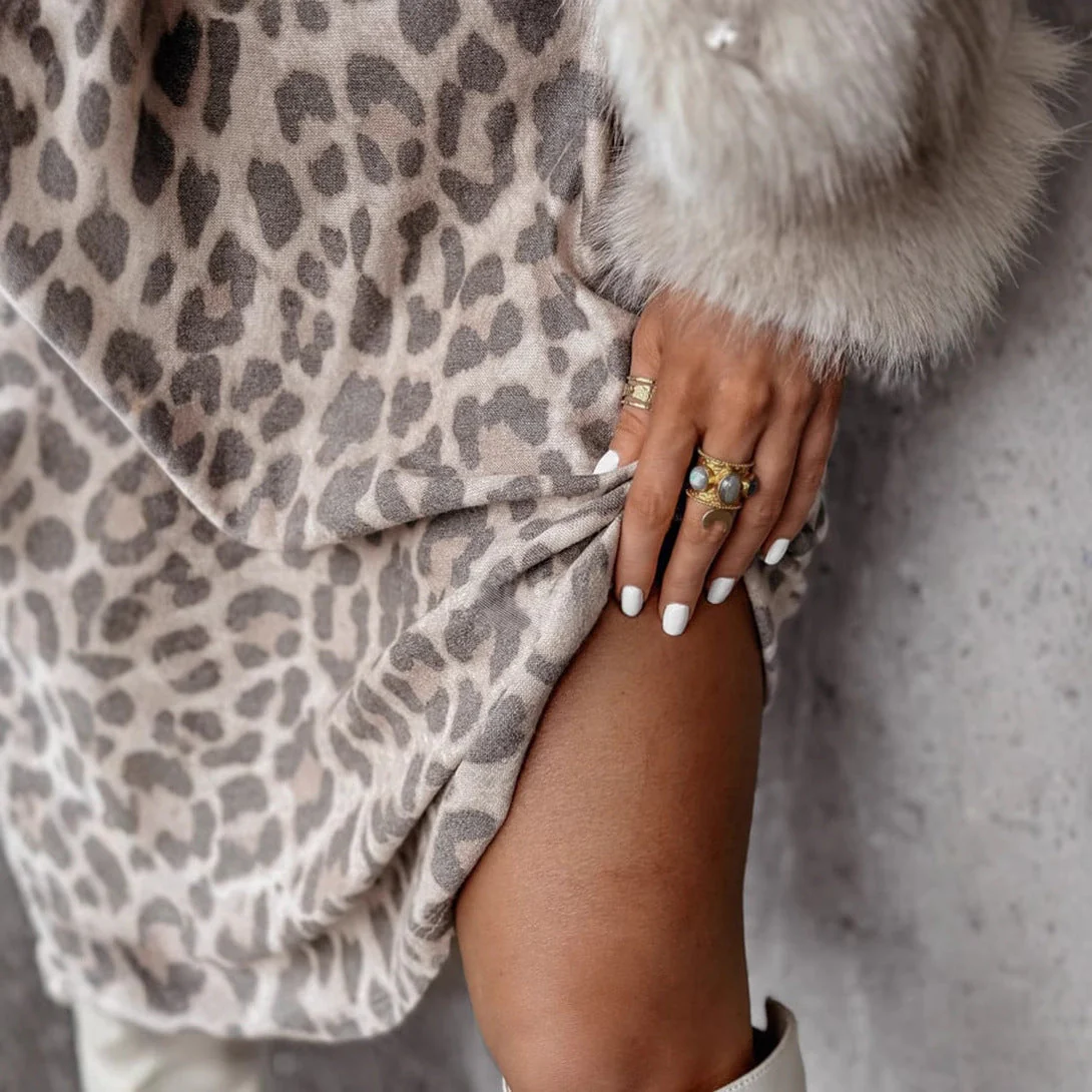 Damen Lässiges Leoprint-Kleid mit Tiefem V-Ausschnitt und Langen Ärmeln Heidi-Mode - Image 4