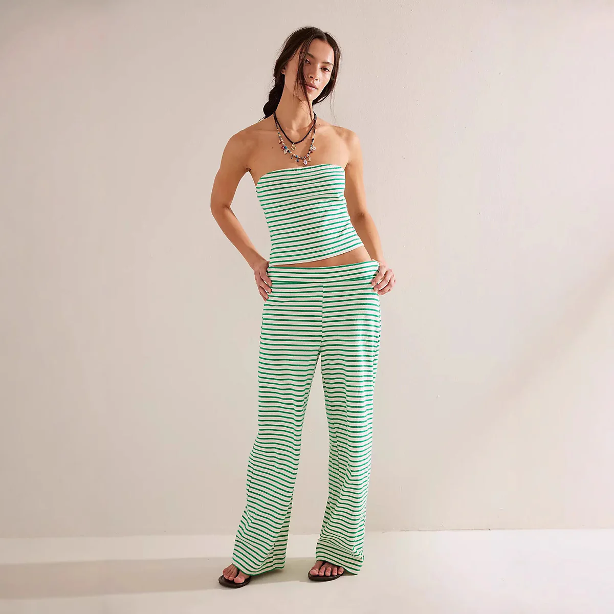 Damen lässiges Loungewear-Set mit geripptem Oberteil und weiten Hosen Heidi-Mode - Image 8