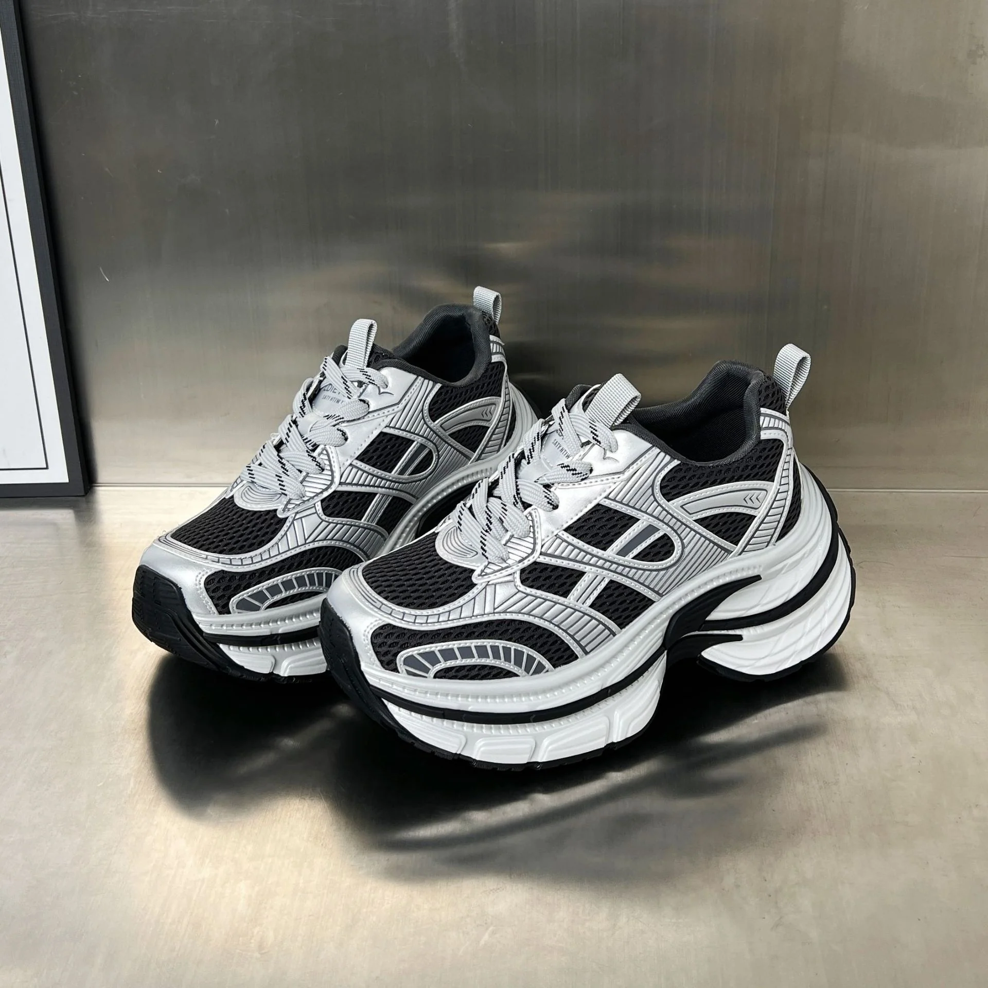 Damen Lauf-Sneaker mit atmungsaktiver Mesh-Oberfläche und stoßdämpfender Sohle Heidi Mode - Image 7