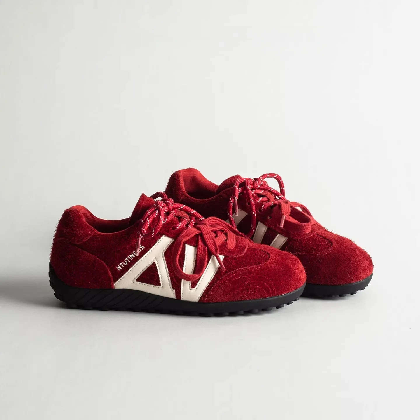 Damen Lauf Sneakers mit Sportlichem Design und Hochwertigem Wildleder Heidi Mode - Image 2