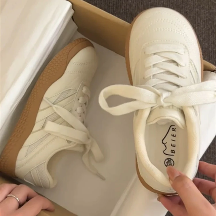 Damen Leichte Freizeitsneaker mit atmungsaktiver Obermaterialstruktur und rutschfester Sohle Heidi Mode - Image 2