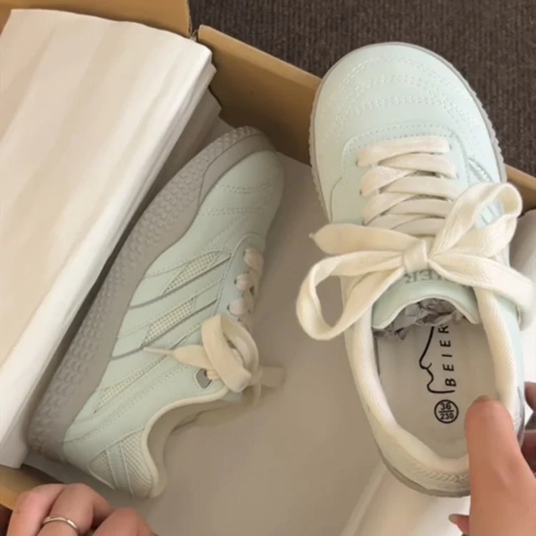 Damen Leichte Freizeitsneaker mit atmungsaktiver Obermaterialstruktur und rutschfester Sohle Heidi Mode - Image 4
