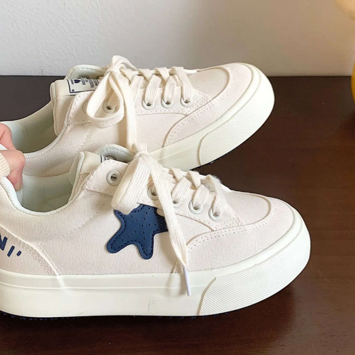 Damen Leinensneakers mit komfortabler Innensohle und modischem Design Heidi Mode - Image 4