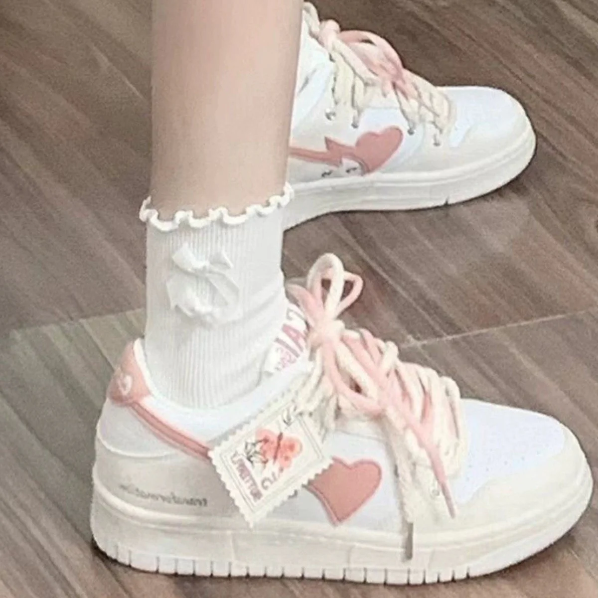 Damen Lifestyle Sneakers mit moderner Schnürung und hochwertigem Obermaterial Heidi Mode - Image 4