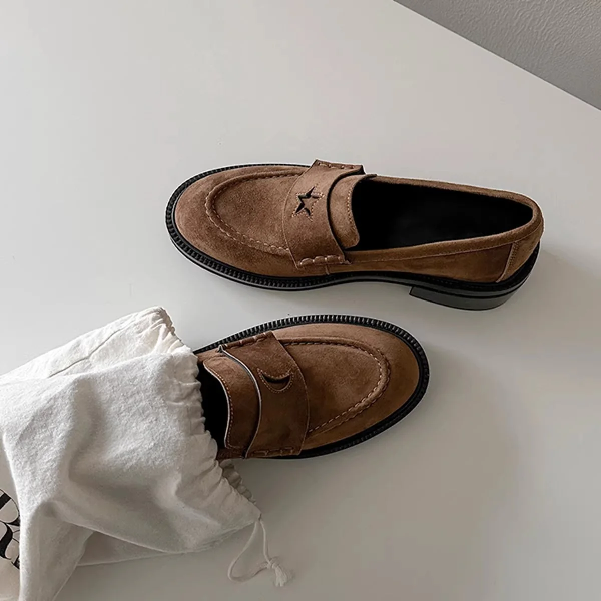 Damen Loafers aus hochwertigem Leder mit modischem Sternen-Detail und bequemer Sohle Heidi Mode - Image 3
