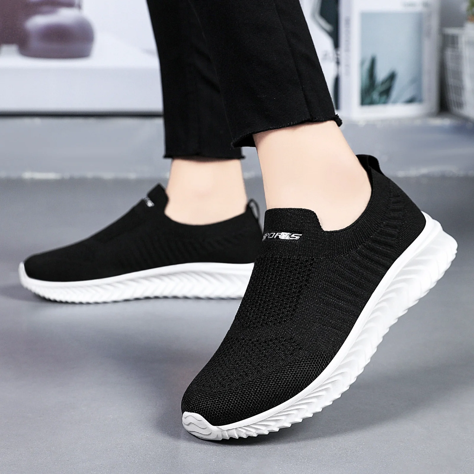 Damen Luftige Slip-On Sneakers mit flexiblem Strickoberteil Heidi Mode - Image 2