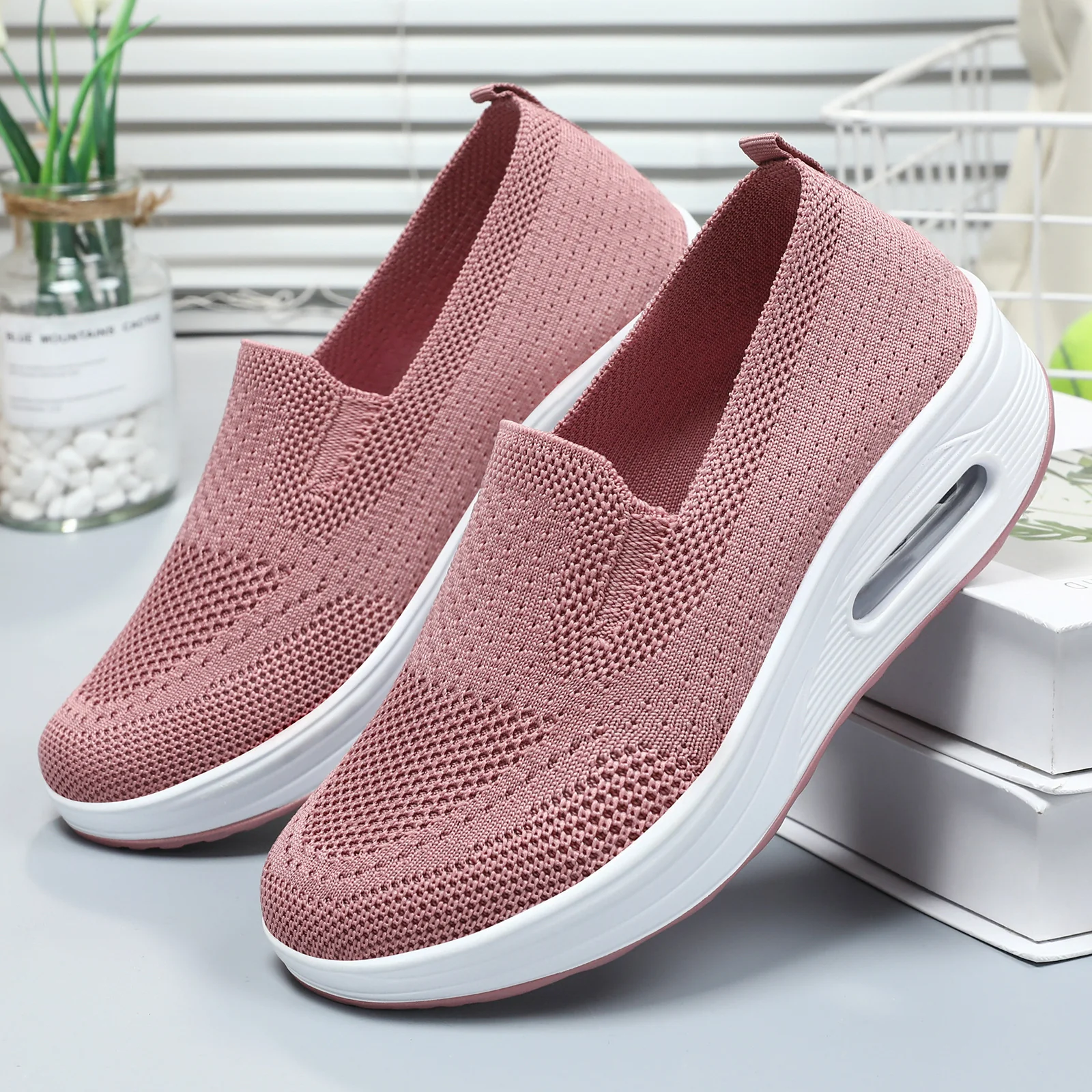 Damen Luftige Slip-On Sneakers mit innovativer Dämpfungstechnologie Heidi Mode