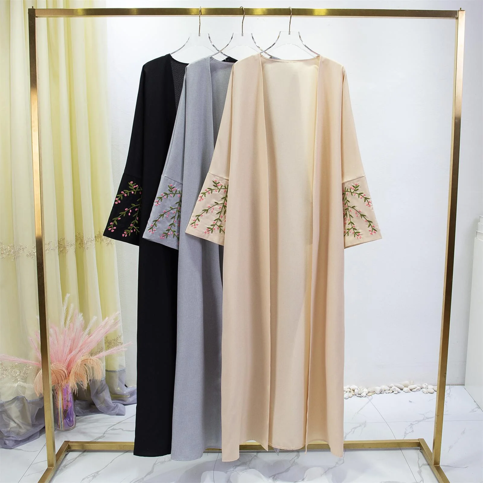 Damen Luxus Kimono Mantel mit Feinen Stickdetails Heidi-Mode