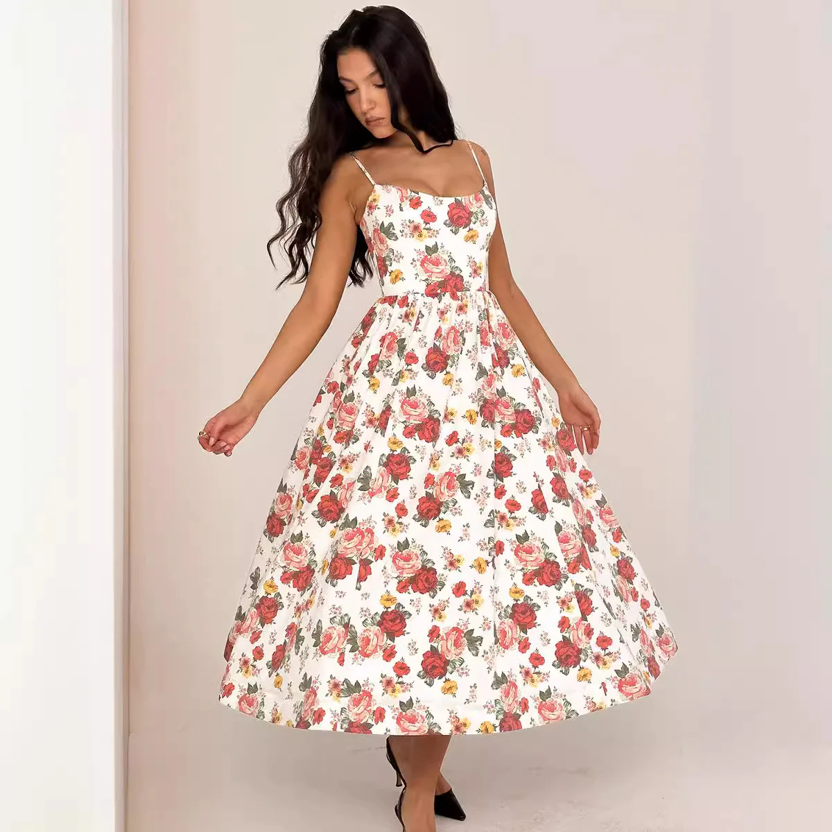 Damen Midi-Kleid mit elegantem Blumenmuster und zartem Taillenzug Heidi-Mode