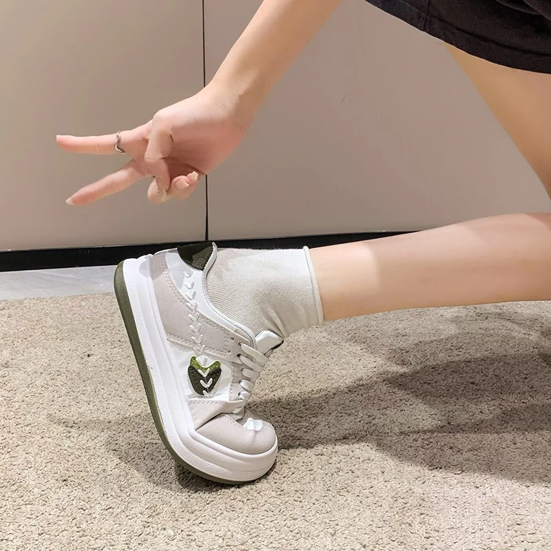 Damen Mode Sneakers mit stylischem Blätter-Design und komfortabler Sohle Heidi Mode - Image 3
