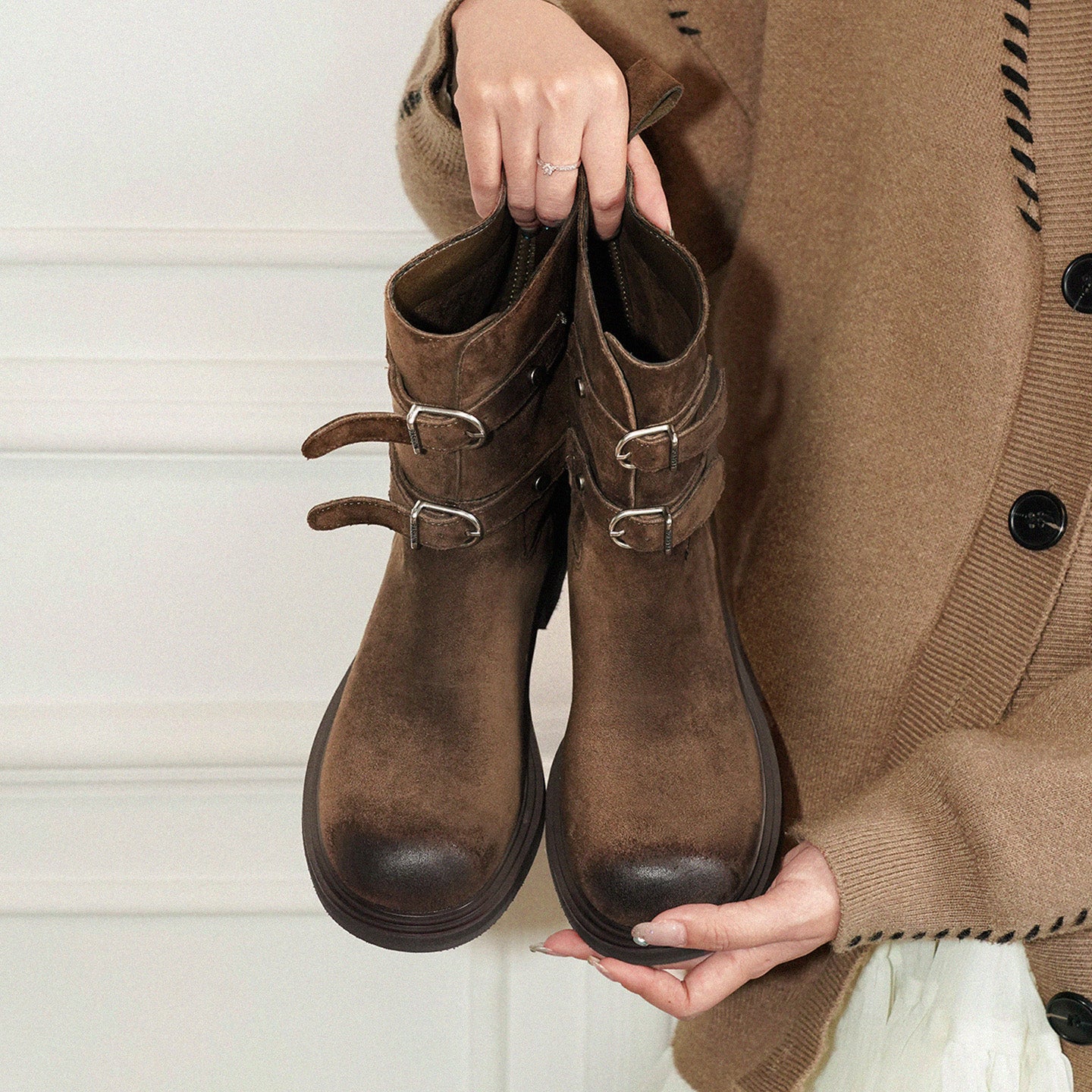 Damen modische Ankle Boots mit dekorativen Riemen und robustem Sohlenprofil Heidi Mode - Image 6