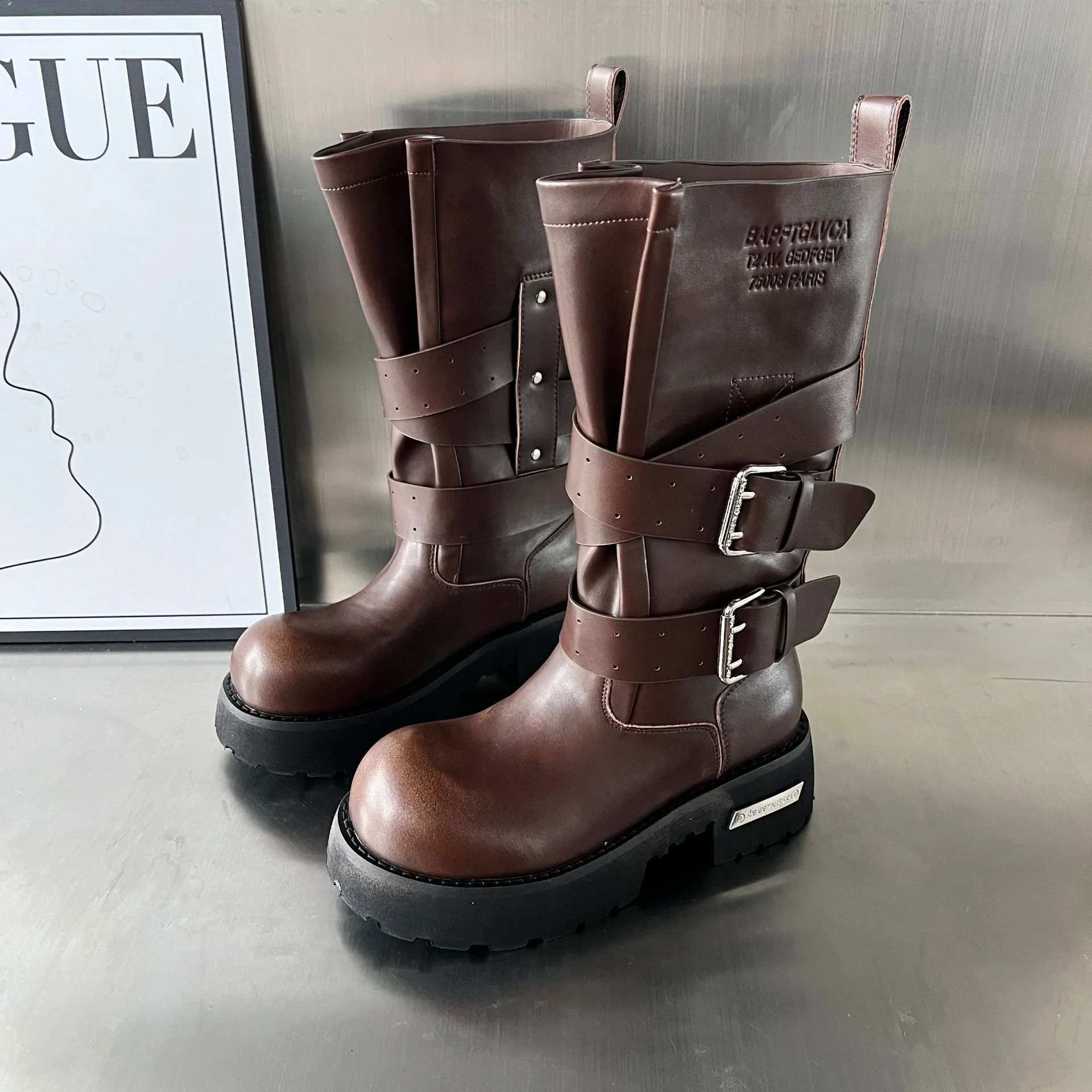 Damen Modische Biker-Stiefel mit robustem Profil und verstellbaren Schnallen Heidi Mode
