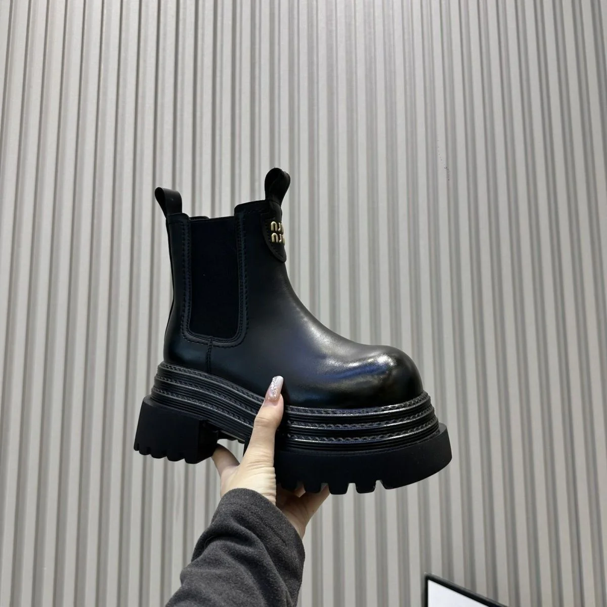Damen Modische Chelsea-Boots mit Plateau und elastischen Einsätzen Heidi Mode - Image 4