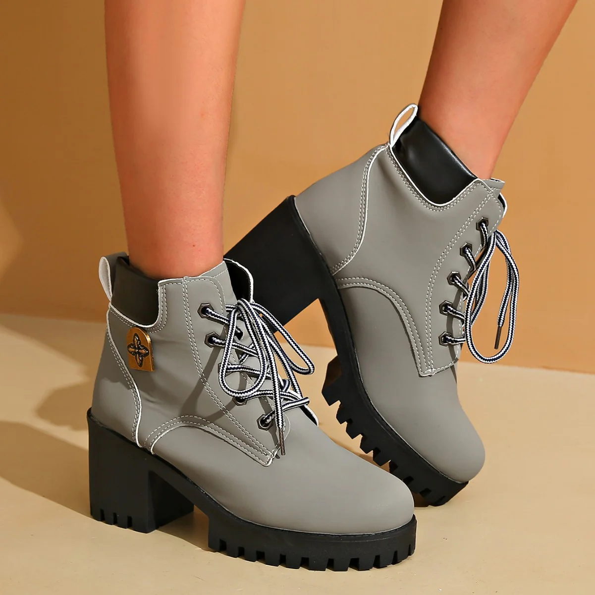Damen modische Chunky-High-Top-Stiefeletten mit stabiler Profilsohle und elegantem Design Heidi Mode