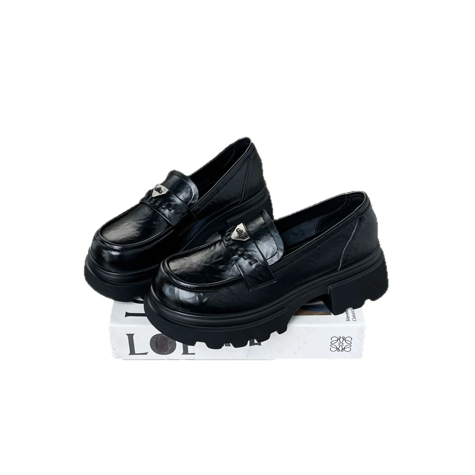 Damen modische Clogs mit klobiger Sohle und glänzender Lederoberfläche Heidi Mode - Image 5