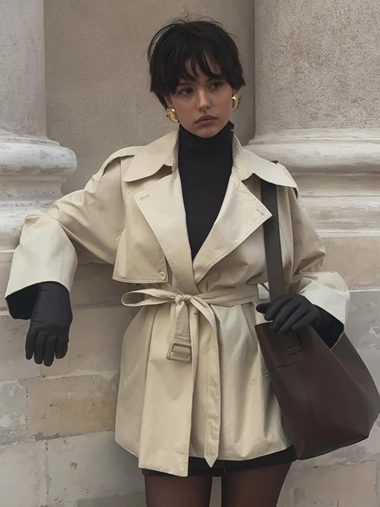 Damen Modische Kurztrenchjacke mit Taillenknoten und großzügigen Taschen Heidi-Mode - Image 7