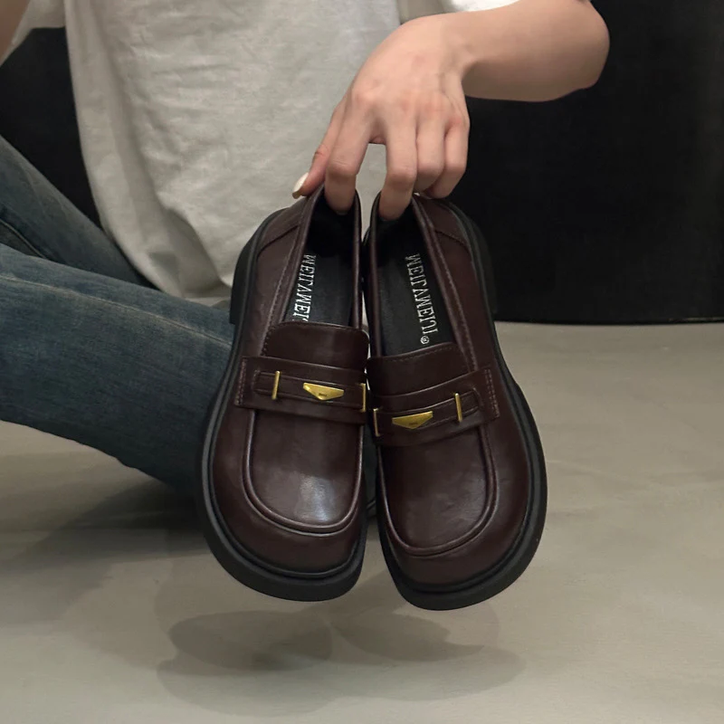 Damen Modische Mokassins mit dekorativen Goldakzenten und rutschfester Sohle Heidi Mode - Image 2