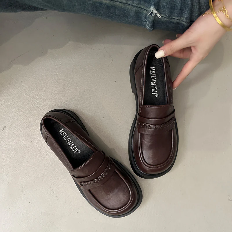 Damen modische Mokassins mit innovativem Plateau-Heel und dezenter Schnallenverzierung Heidi Mode - Image 2