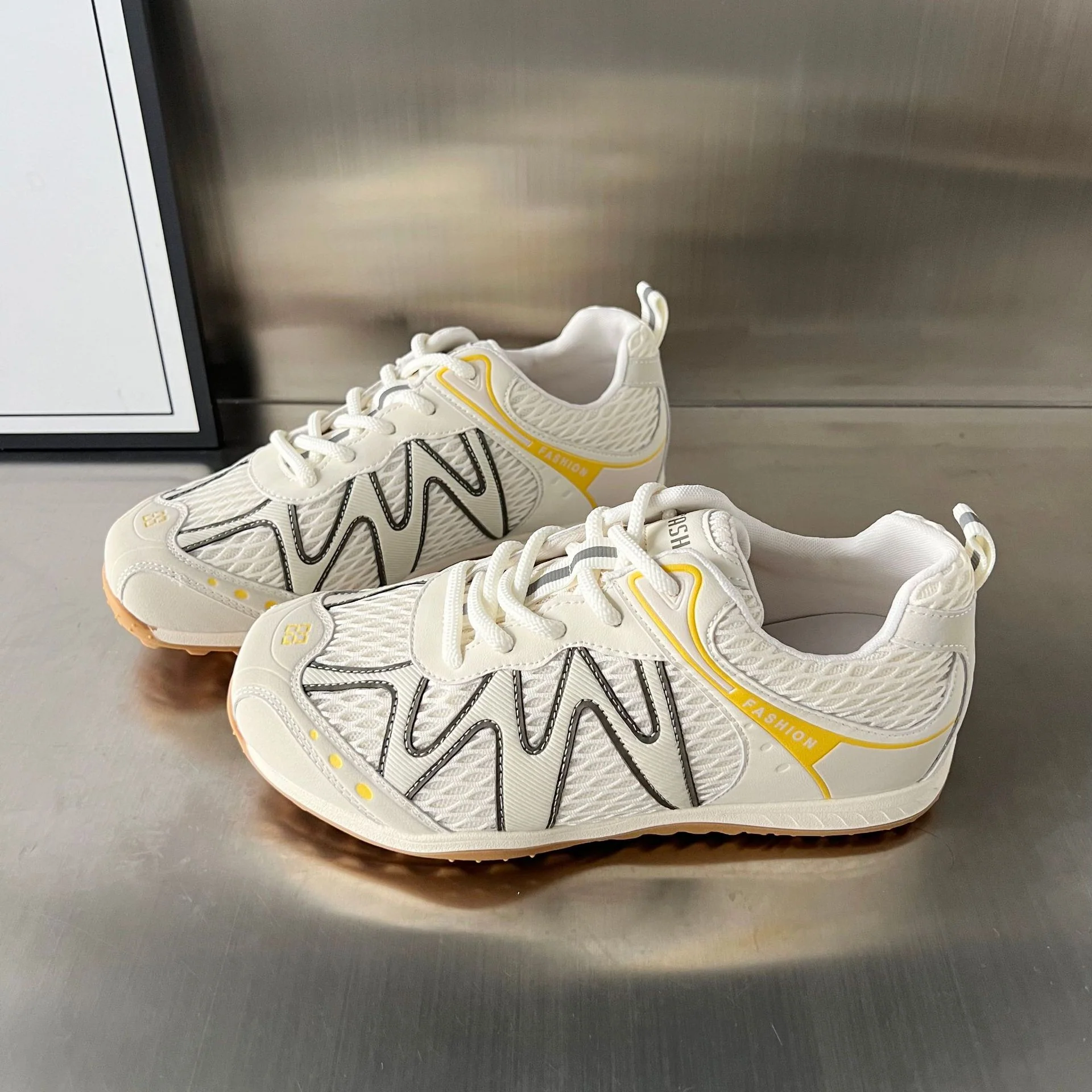 Damen modische Outdoor-Sneakers mit atmungsaktiver Mesh-Oberfläche und rutschfester Sohle Heidi Mode - Image 6