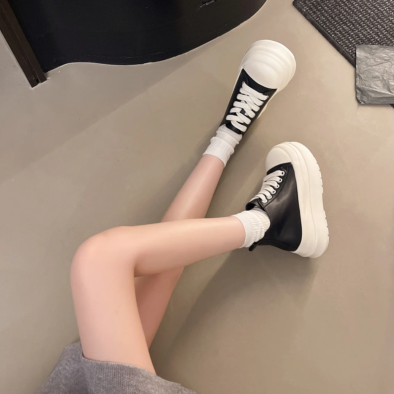 Damen modische Plateau-Hochschuh Sneakers mit dreifarbiger Sohle Heidi Mode - Image 3