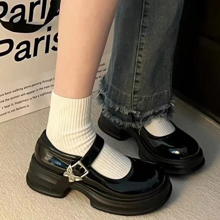 Damen Modische Plateau-Pumps mit verstellbarem Riemen und stabiler Sohle Heidi Mode