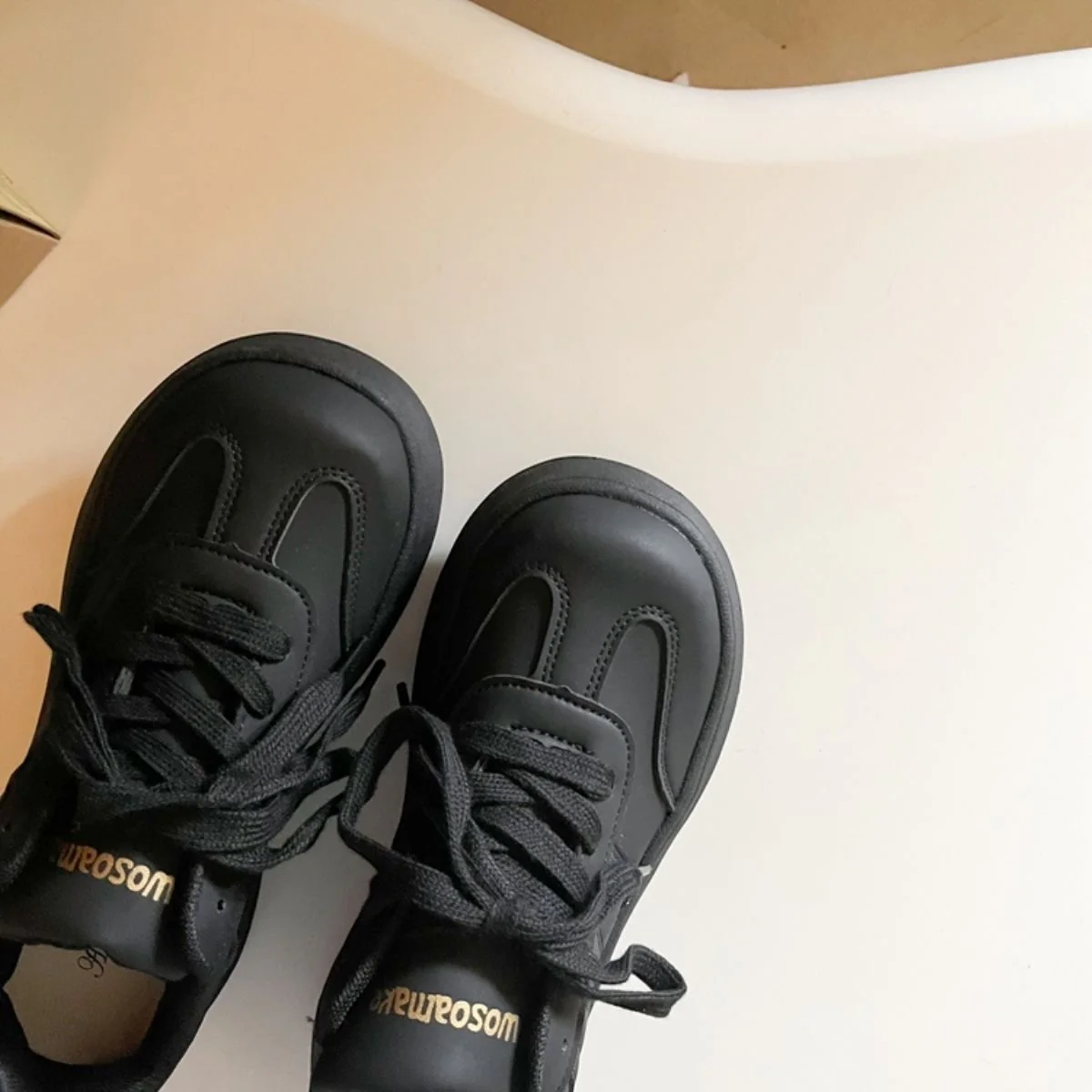 Damen Modische Plateau-Sneaker mit bequemem Schnürsystem und urbanem Design Heidi Mode - Image 3