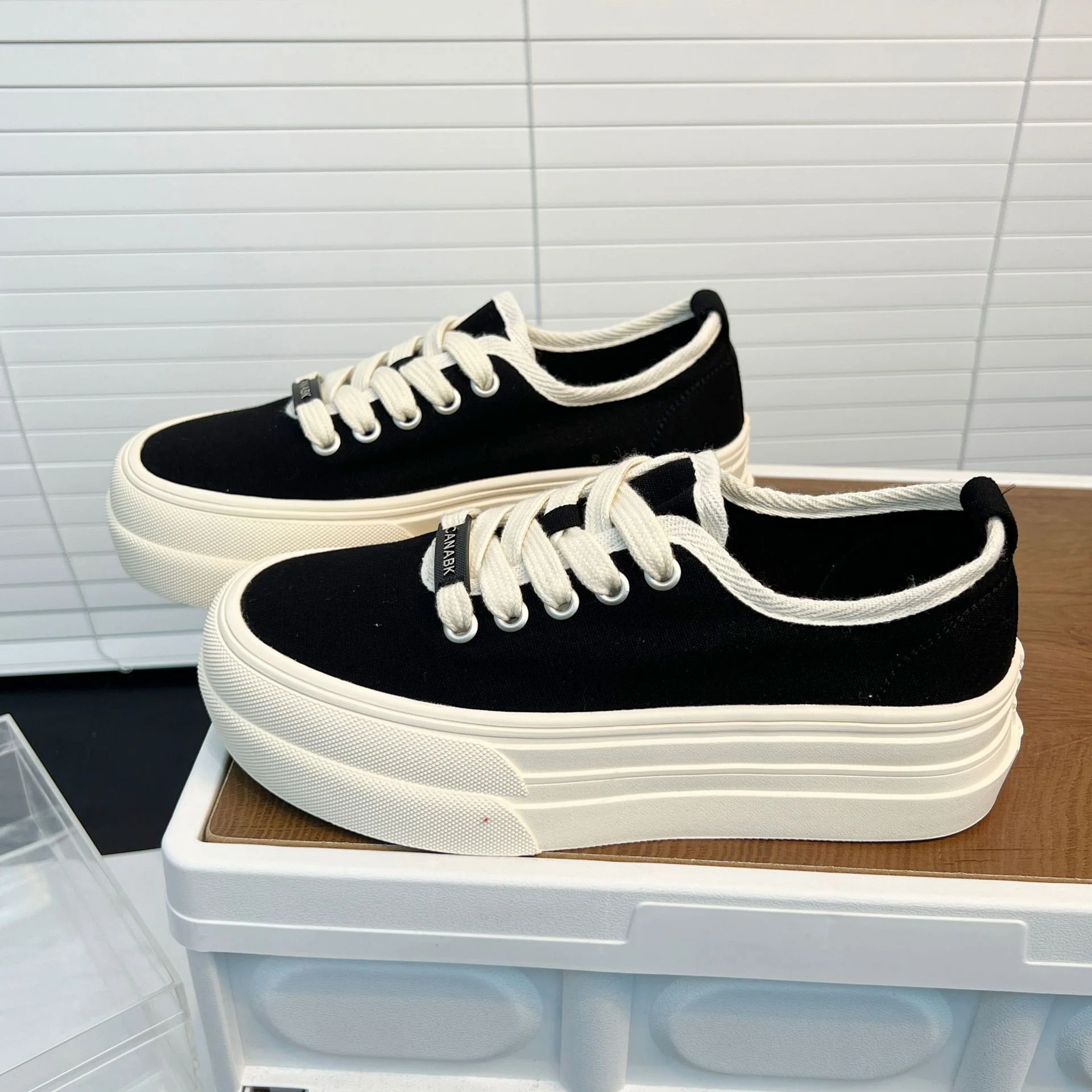 Damen Modische Plateau-Sneaker mit erhöhtem Sohlenprofil und atmungsaktivem Obermaterial Heidi Mode - Image 3
