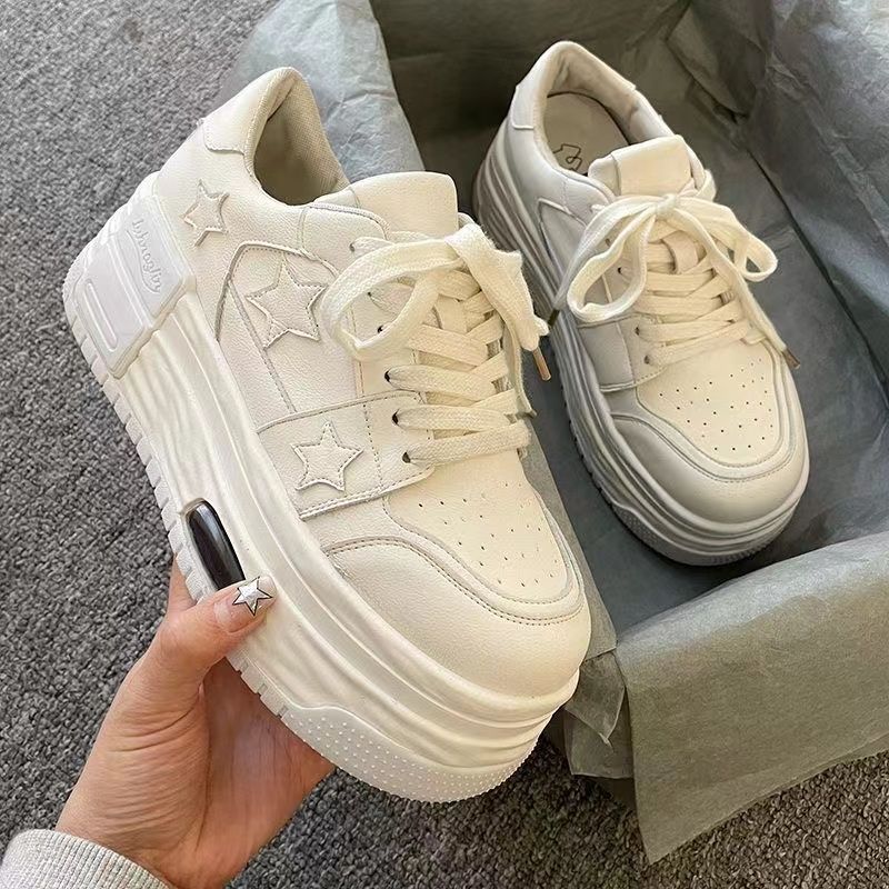 Damen modische Plateau-Sneaker mit Sternenapplikationen und verstärktem Sohlenprofil Heidi Mode - Image 3