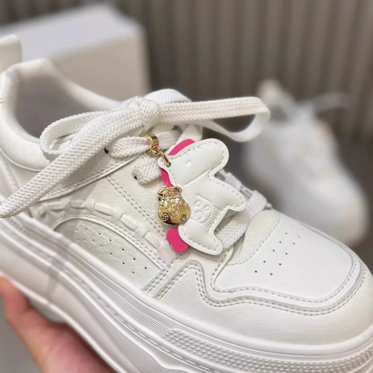 Damen modische Plateau-Sneaker mit verziertem Schnürsystem und komfortabler Dämpfung Heidi Mode - Image 4