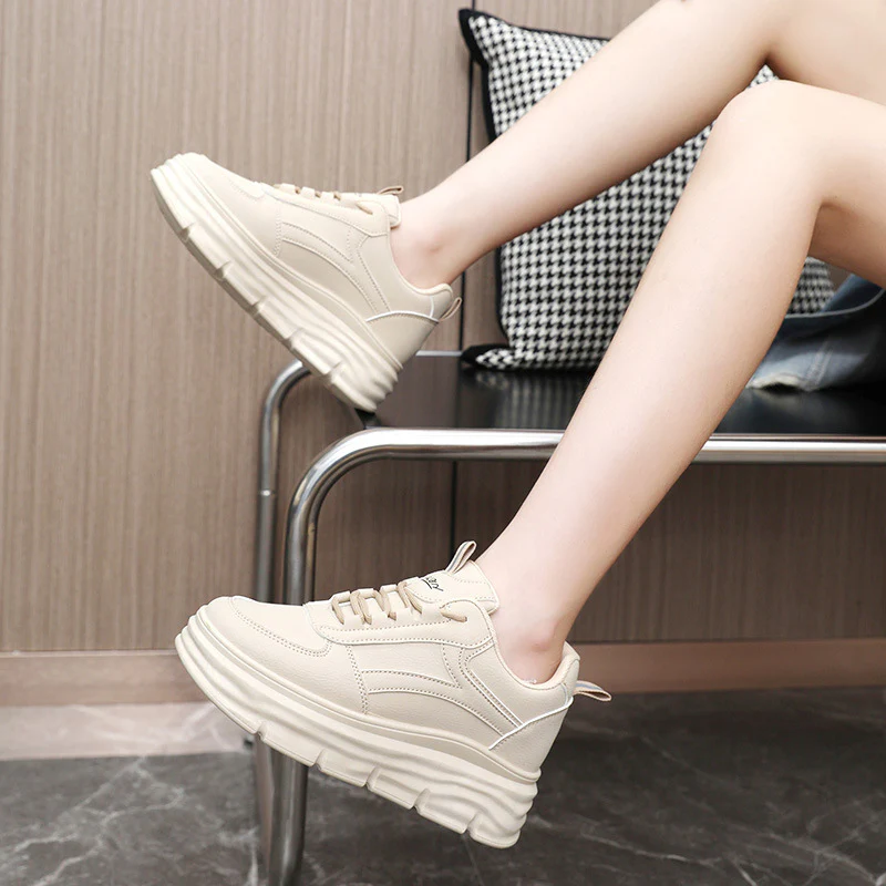 Damen modische Plateau Sneakers mit dämpfender Laufsohle und atmungsaktivem Obermaterial Heidi Mode - Image 3