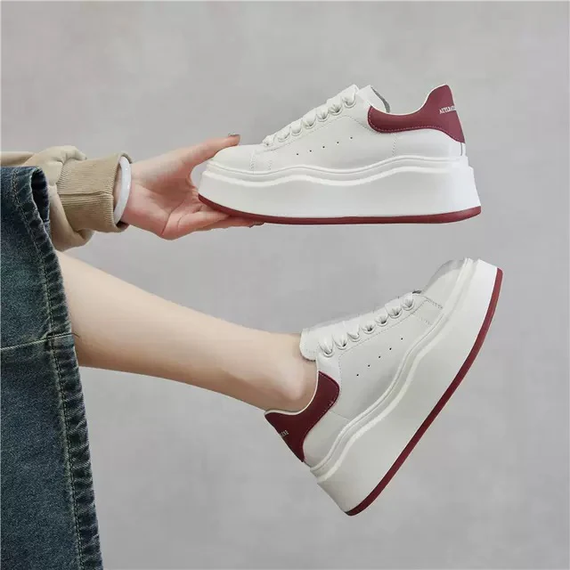 Damen Modische Plateau Sneakers mit elastischen Schnürsenkeln und trendiger Silhouette Heidi Mode - Image 4