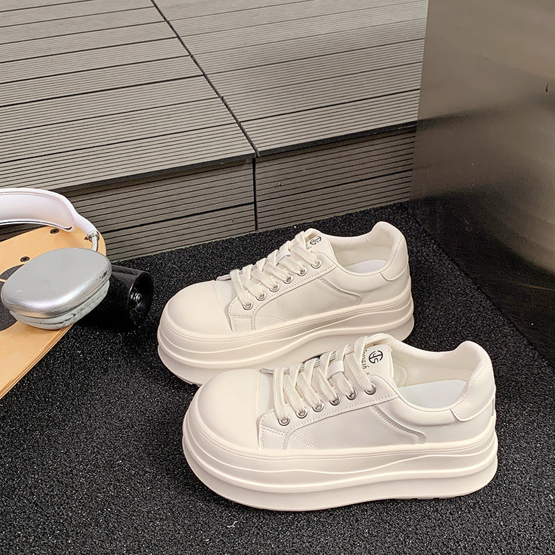 Damen modische Plateau Sneakers mit robustem Obermaterial und detaillierter Schnürung Heidi Mode - Image 2