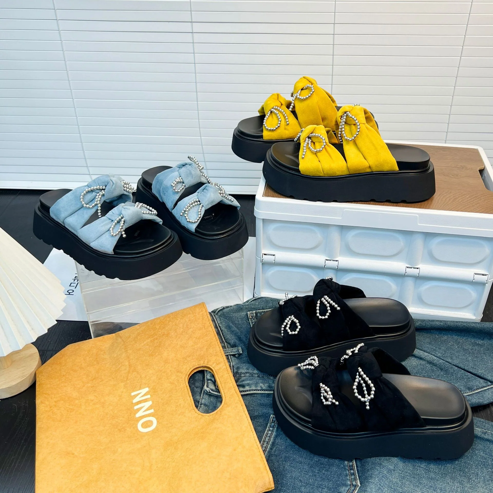 Damen Modische Plateauschuhe mit festlichem Schmuck Heidi Mode - Image 4