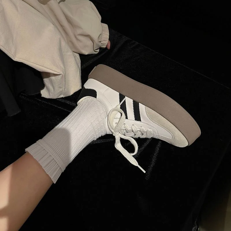 Damen Modische Plateausneaker mit gepolsterter Sohle und sportlichem Design Heidi Mode - Image 4
