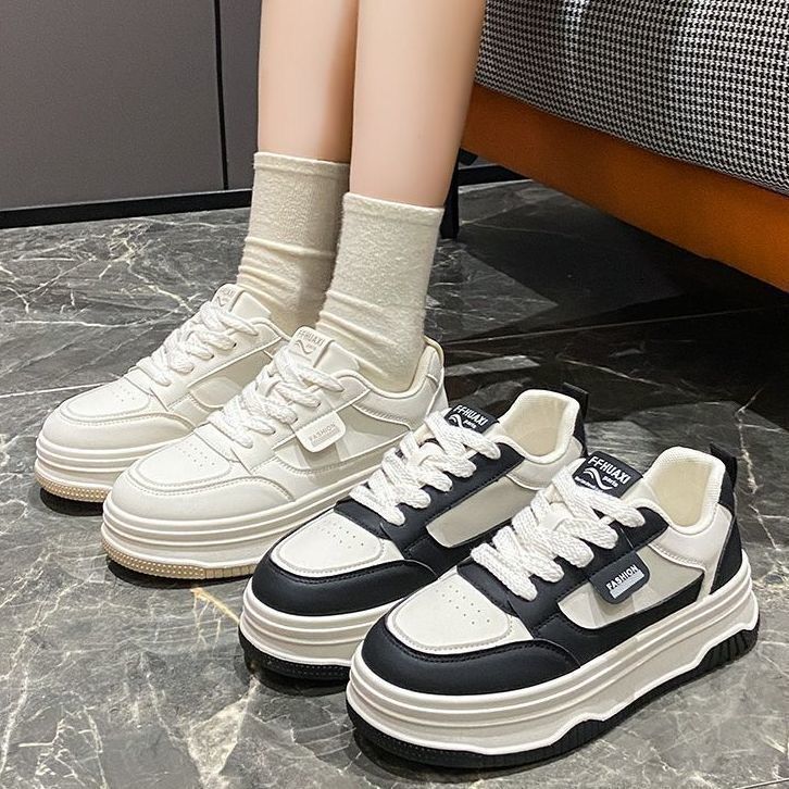 Damen modische Plattform-Sneaker mit verstärktem Fersenbereich und trendigem Design Heidi Mode - Image 3