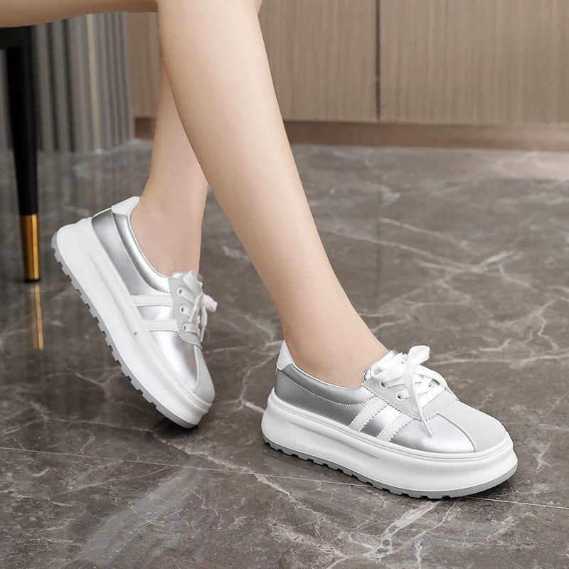 Damen modische Plattform Sneakers mit trendigem Metallic-Design Heidi Mode - Image 4