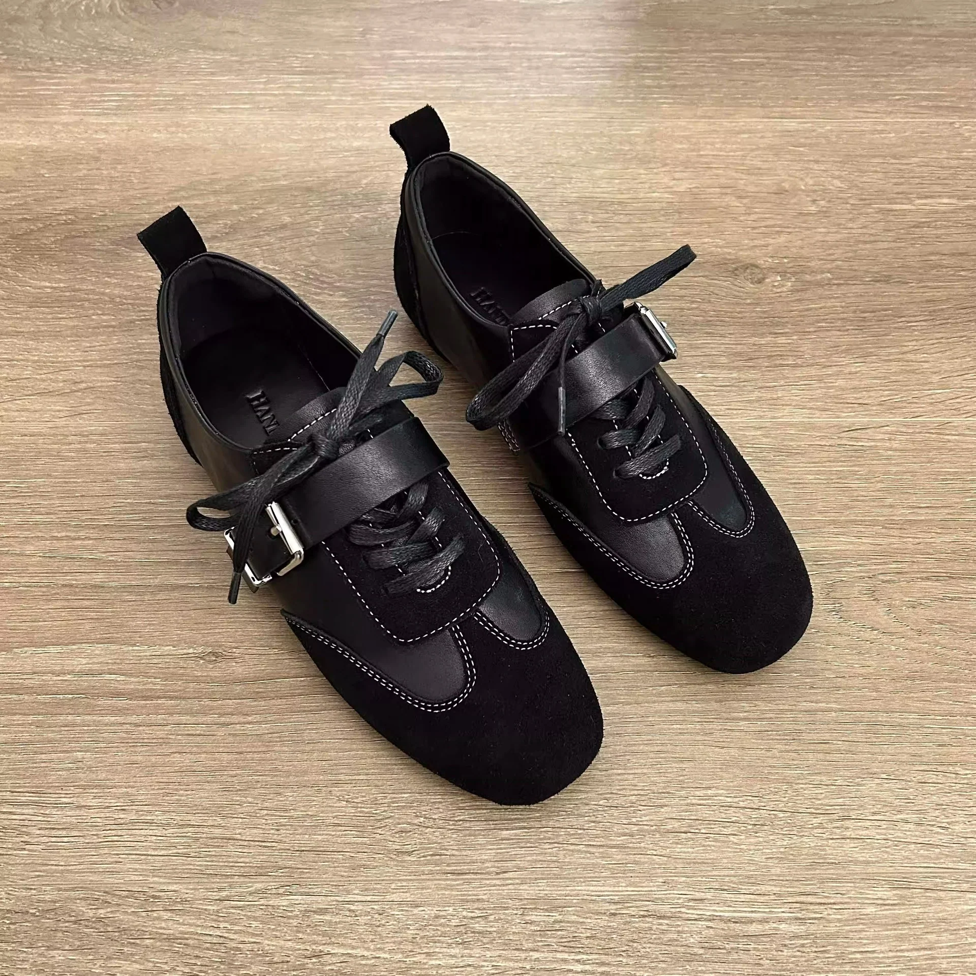 Damen modische Schnürschuhe mit dekorativem Element und hochwertiger Verarbeitung Heidi Mode - Image 3