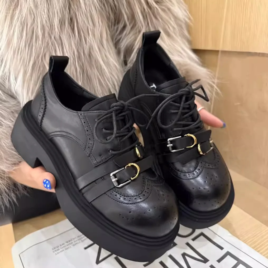 Damen Modische Schnürschuhe mit perforiertem Design und robustem Plateau-Heel Heidi Mode - Image 2