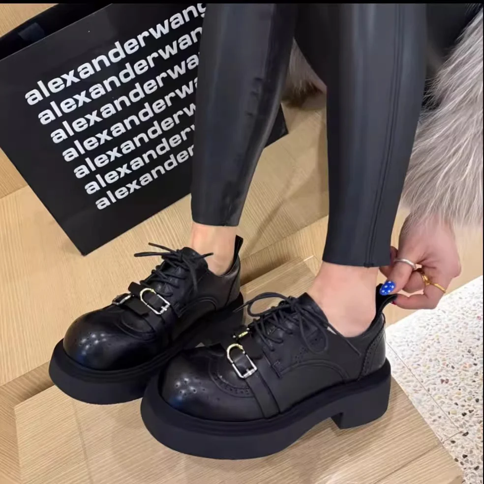 Damen Modische Schnürschuhe mit perforiertem Design und robustem Plateau-Heel Heidi Mode - Image 3